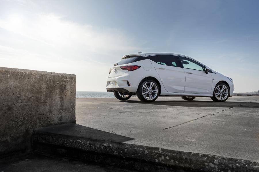  Opel Astra OPC Line Sport (K) 2016 года  (фото 16 из 31)